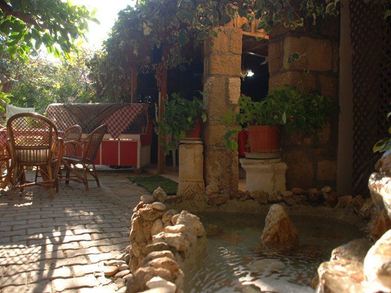 Antonios 2* Side